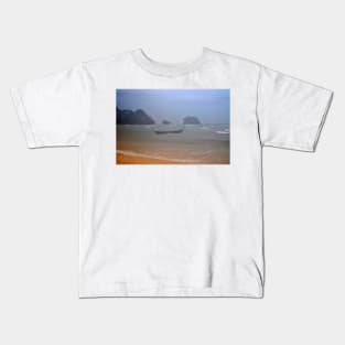 Fog at daybreak Kids T-Shirt